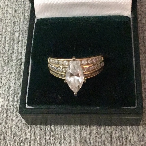 CUBIC ZIRCONIA RING - Picture 2 of 8